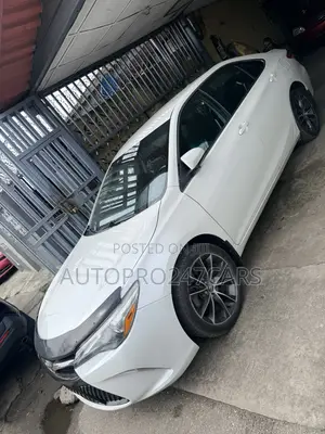 Toyota Camry XSE 4dr Sedan (2.5L 4cyl 6A) 2015 White