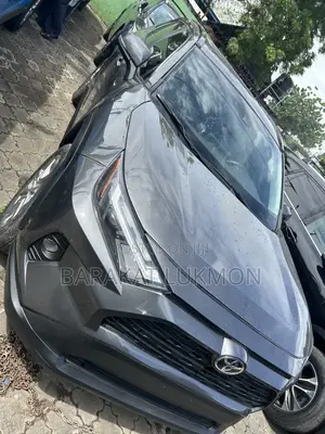 Toyota RAV4 XLE 2022 Gray
