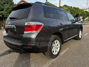 Toyota Highlander SE 3.5L 4WD 2013 Gray