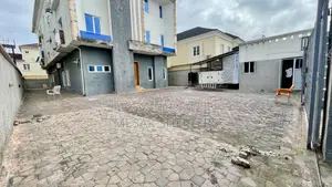 2bdrm Block of Flats in U3 Estate, Lekki Phase 1 for rent