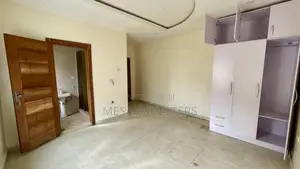 2bdrm Block of Flats in U3 Estate, Lekki Phase 1 for rent