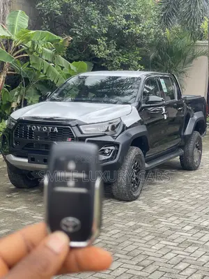 New Toyota Hilux 2024 Black