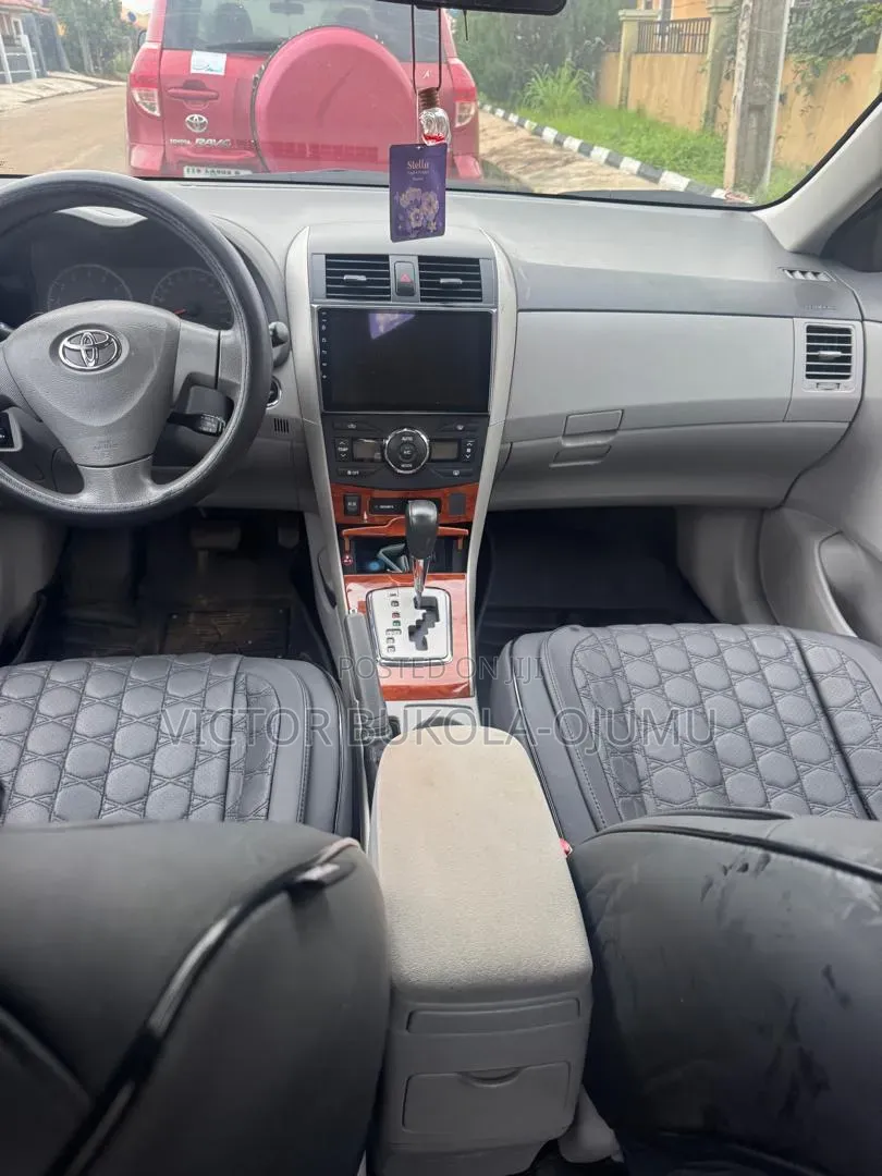 Toyota Corolla 2010 Black