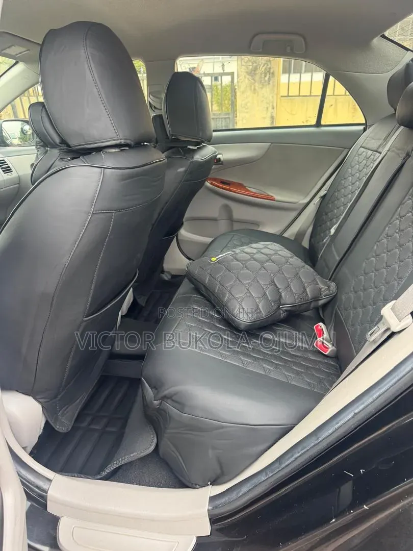 Toyota Corolla 2010 Black