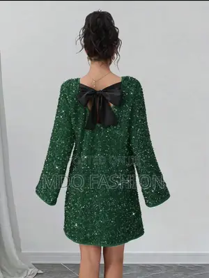 Stunning Women's Green Evening Gown –