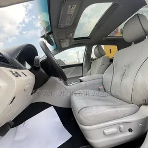 Toyota Venza AWD 2012 Gray