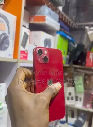 Apple iPhone 13 128 GB Red