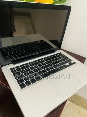 Laptop Apple MacBook Pro 2012 6GB Intel Core i5 HDD 320GB