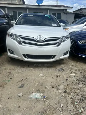Toyota Venza XLE 2015 White