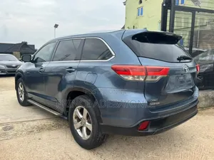 Toyota Highlander 2016 Blue