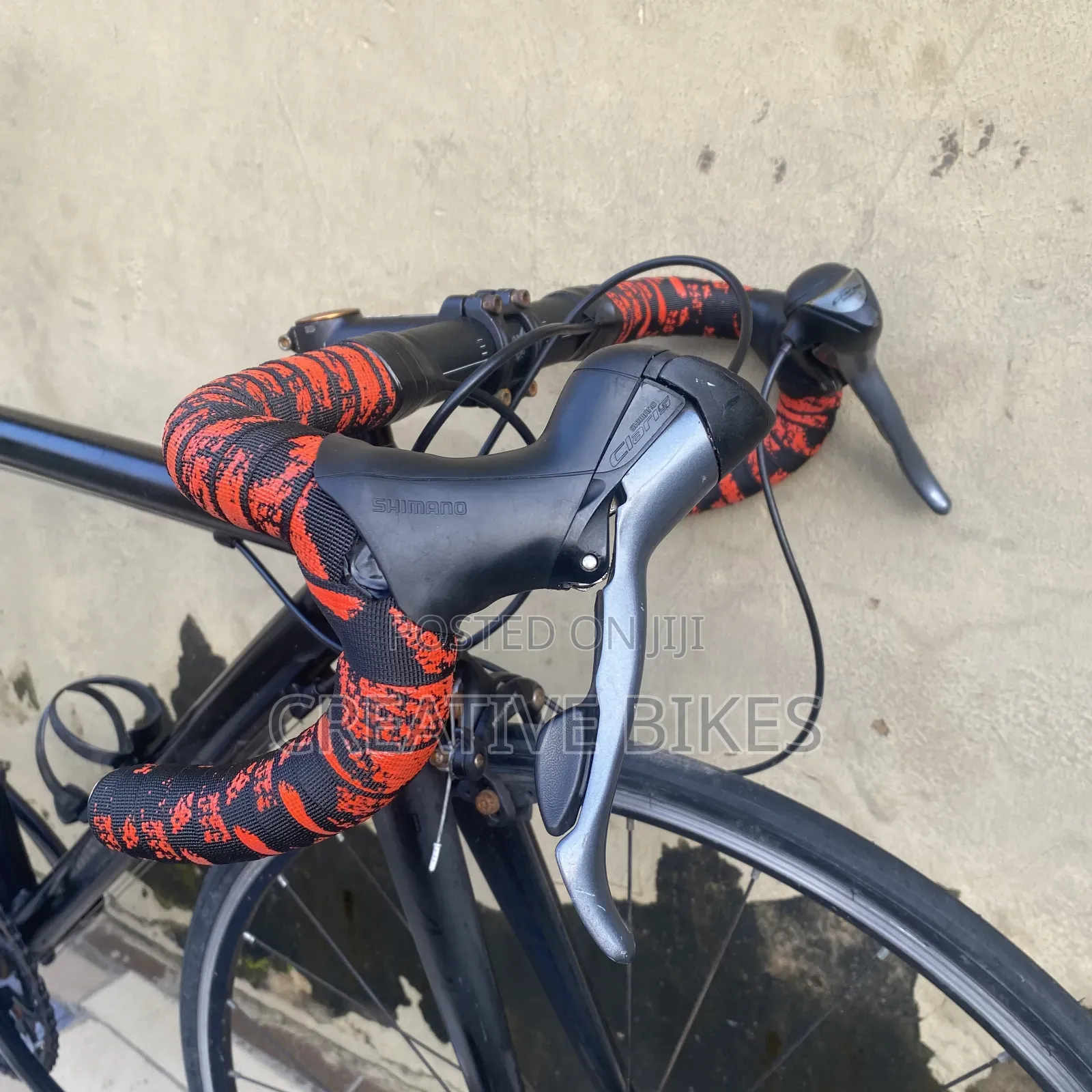 Professional 8 Speed Road Bike With Modern Shifters and Carbon Fork