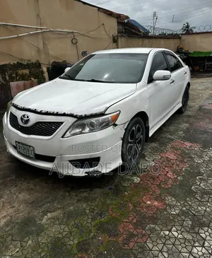 Toyota Camry 2010 Silver