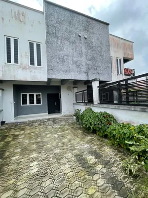 4bdrm Townhouse / Terrace in Celemedu, Awoyaya for rent