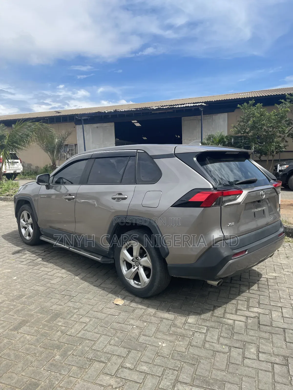 Toyota RAV4 2021 Gray