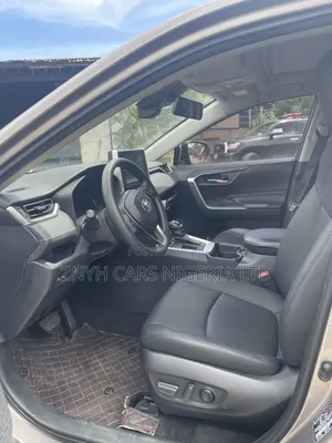 Toyota RAV4 2021 Gray