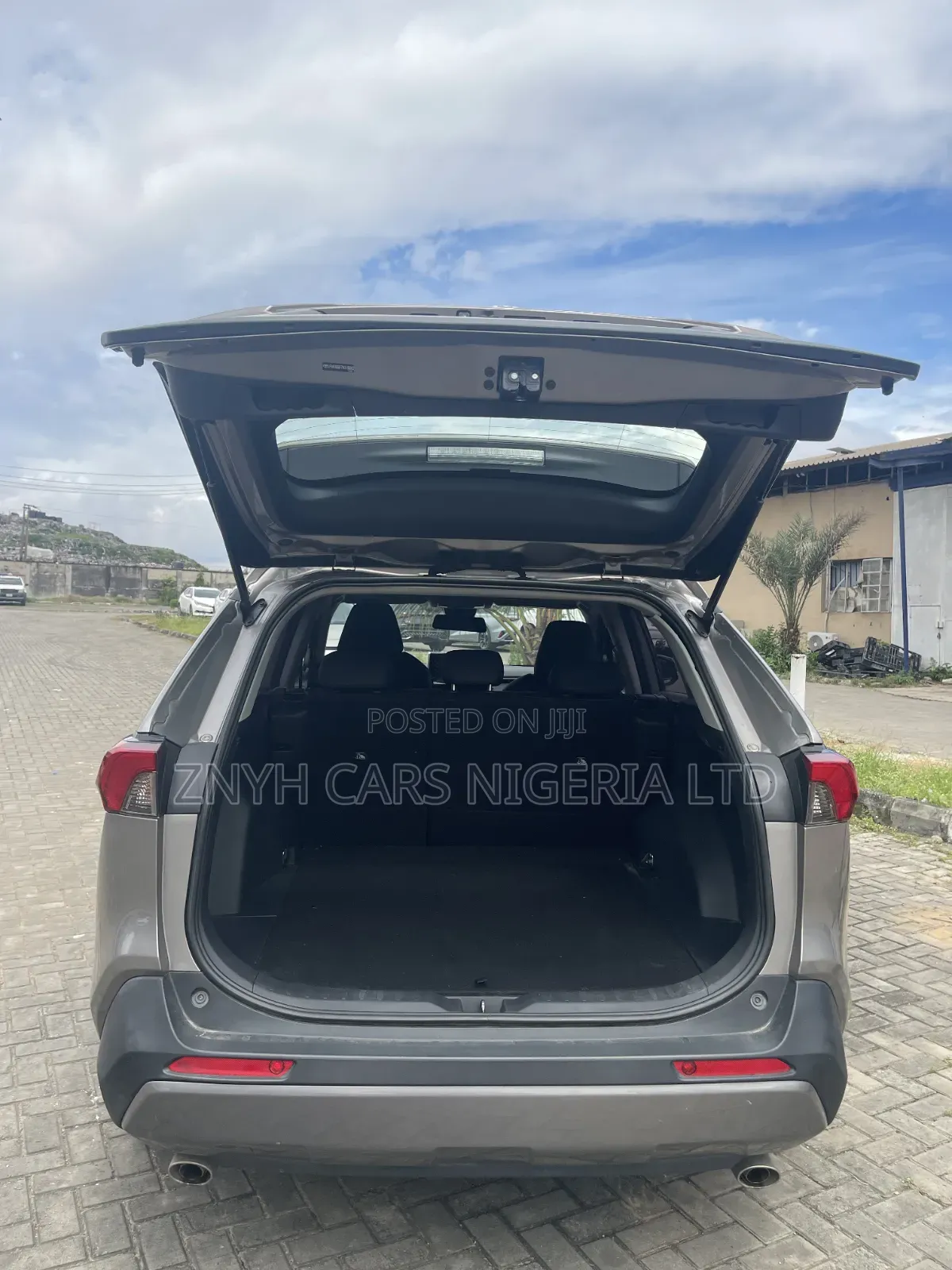 Toyota RAV4 2021 Gray