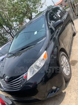 Toyota Sienna 2014 Black