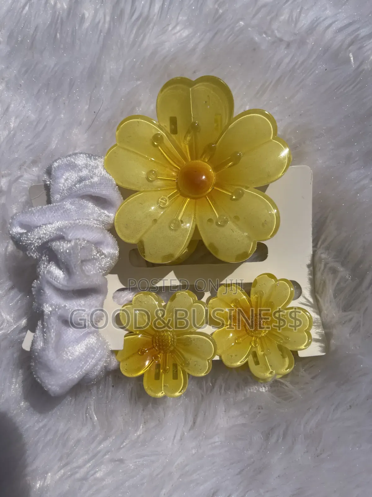 4 in 1 Floral Claw Clips and Scrunchie