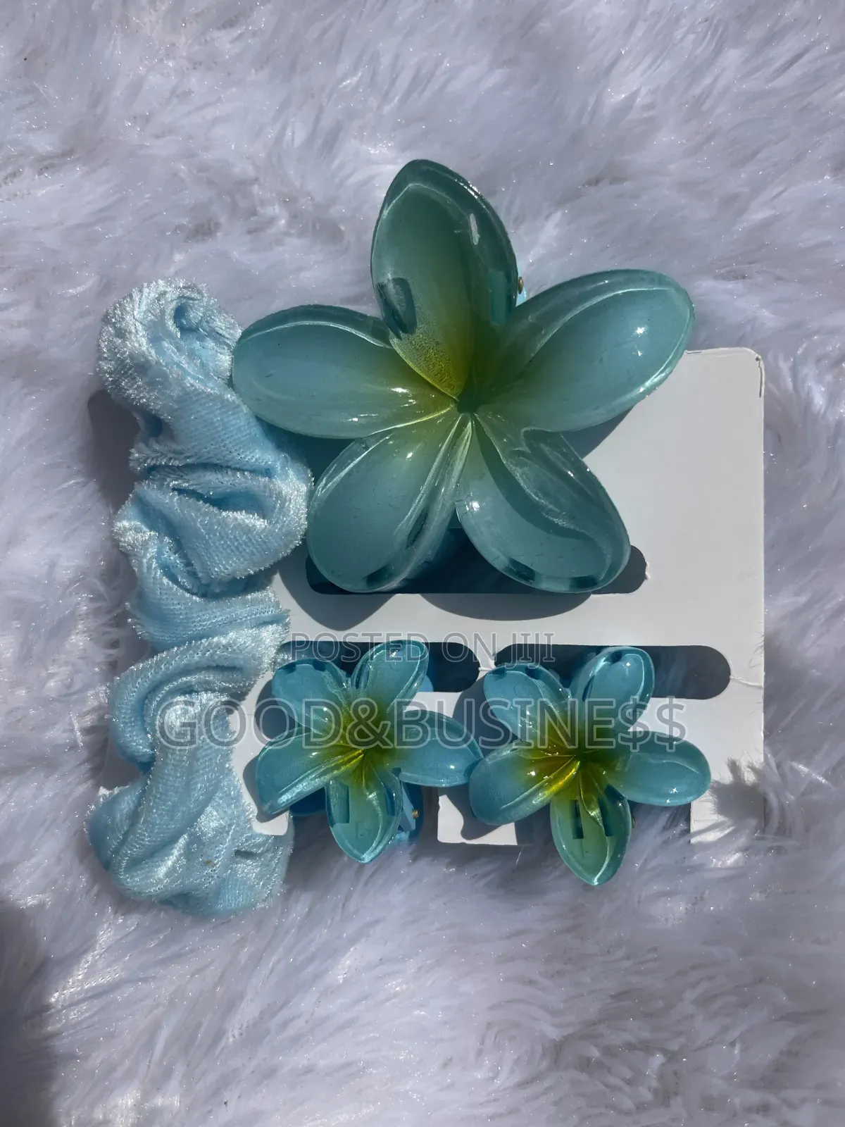 4 in 1 Floral Claw Clips and Scrunchie