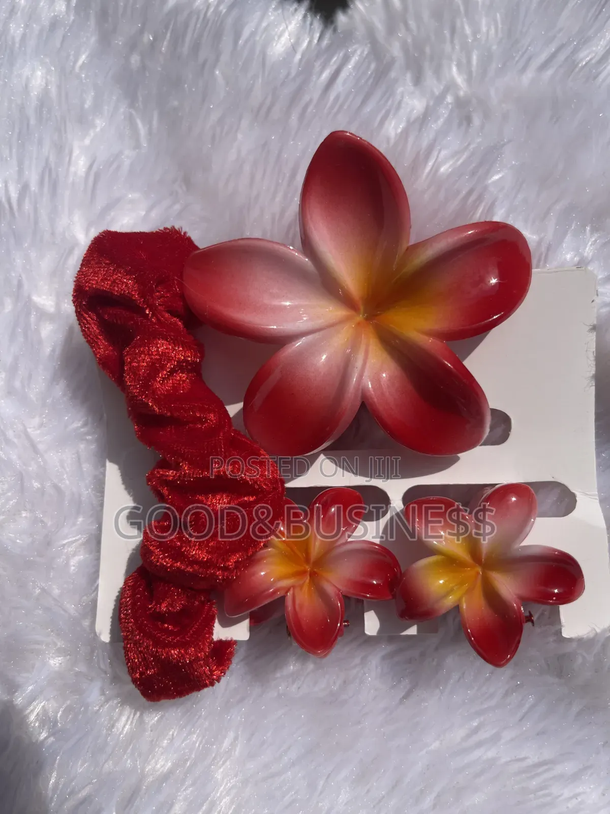 4 in 1 Floral Claw Clips and Scrunchie
