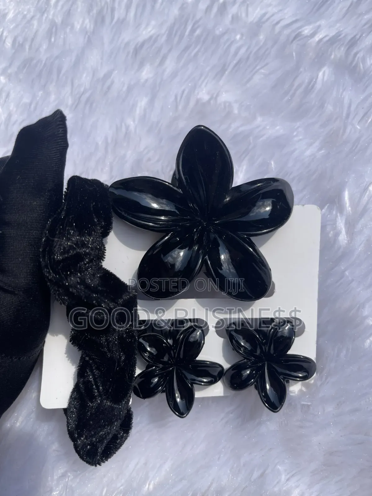 4 in 1 Floral Claw Clips and Scrunchie