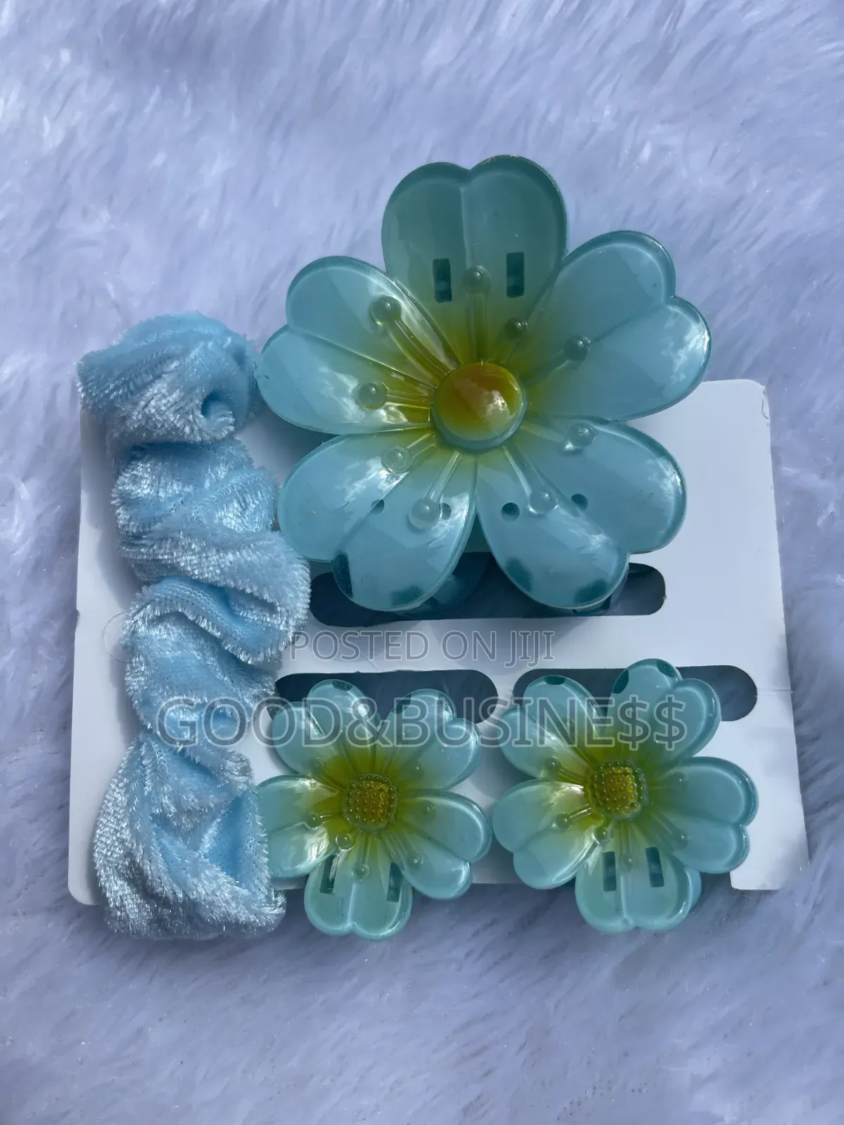 4 in 1 Floral Claw Clips and Scrunchie