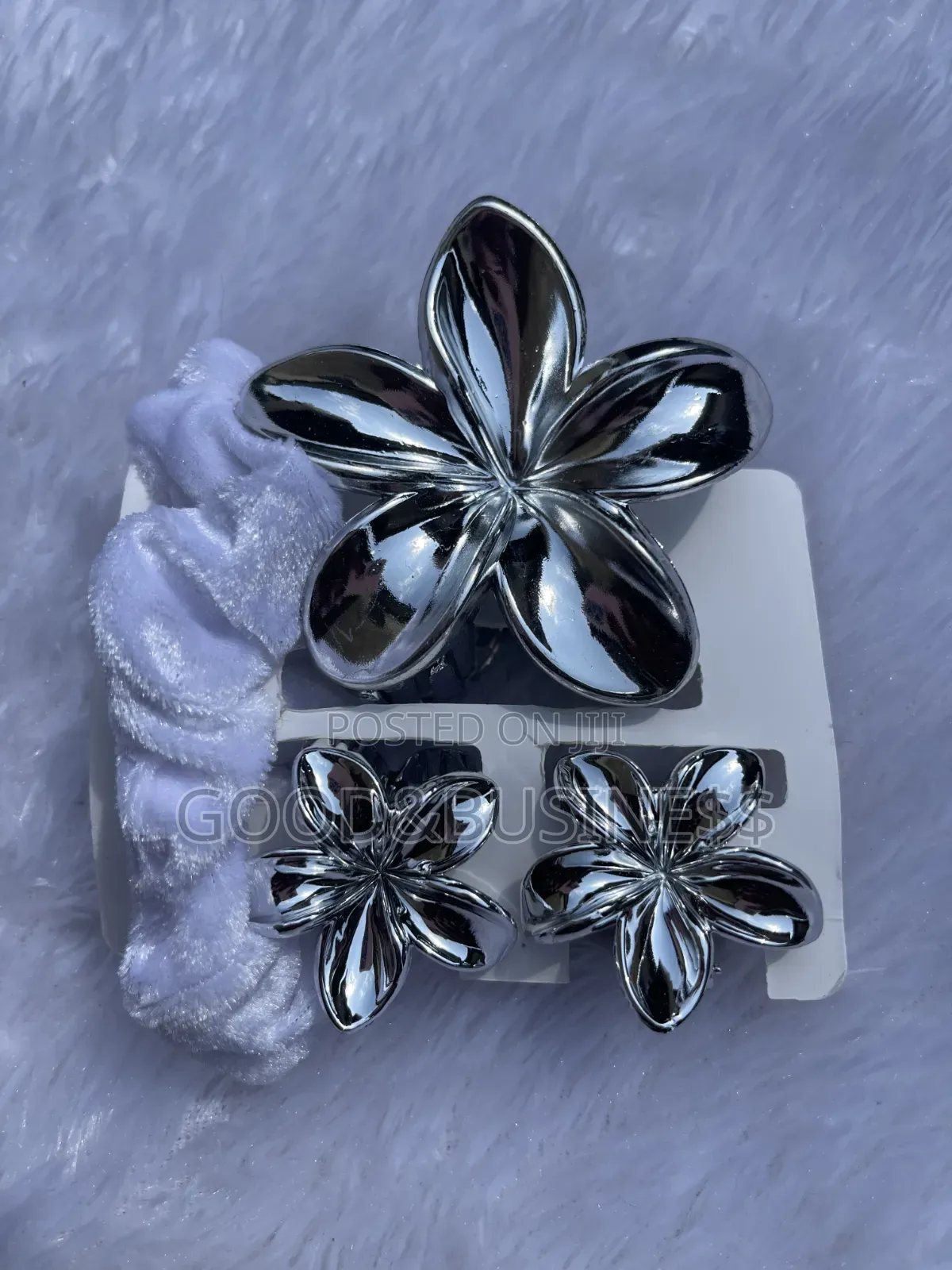 4 in 1 Floral Claw Clips and Scrunchie