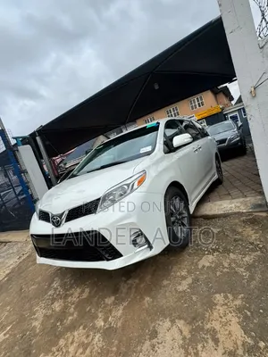 Toyota Sienna 2018 White