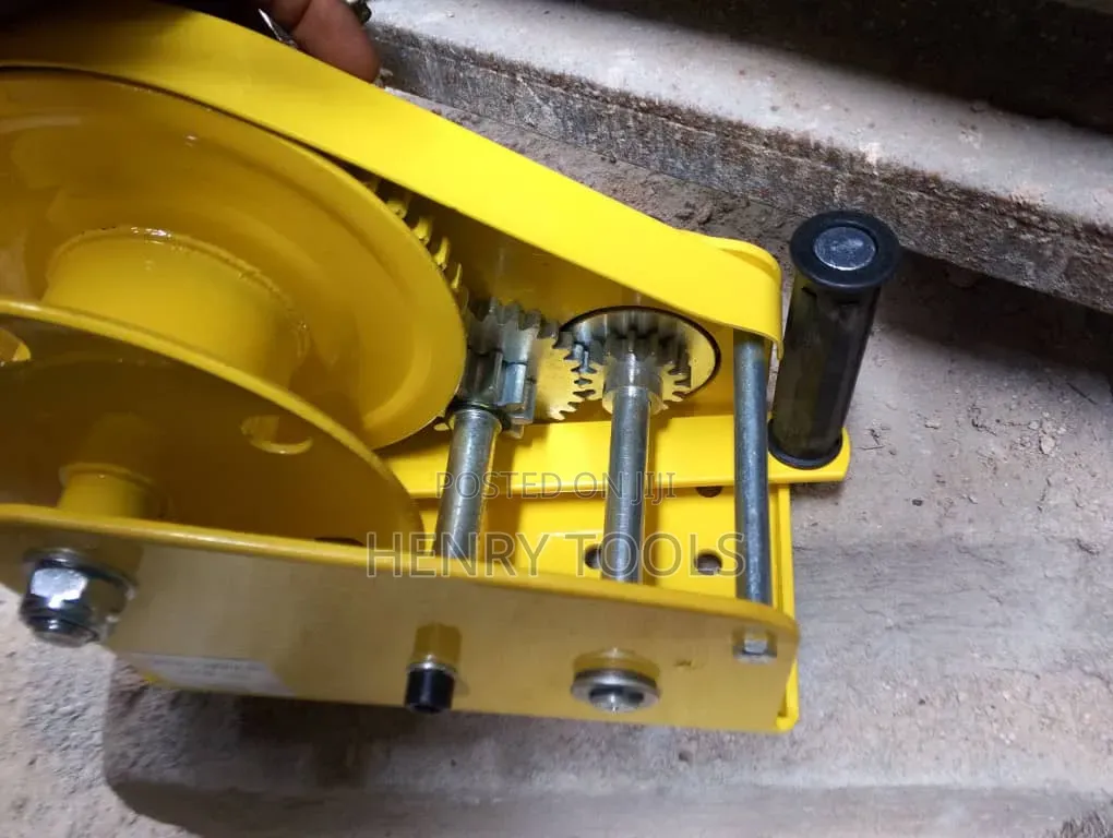 Hand Winch 2600 LBS