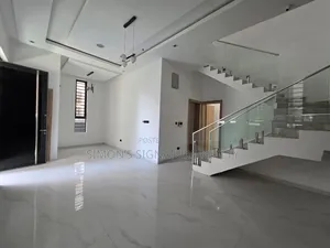 4bdrm Duplex in Chevron for rent