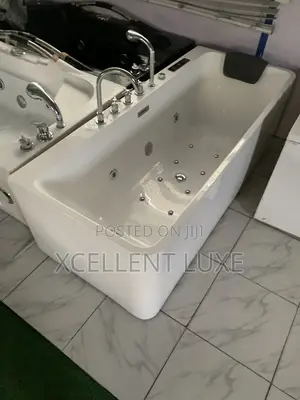 Acrylic Single Jacuzzi Massage Bathtub English Standard