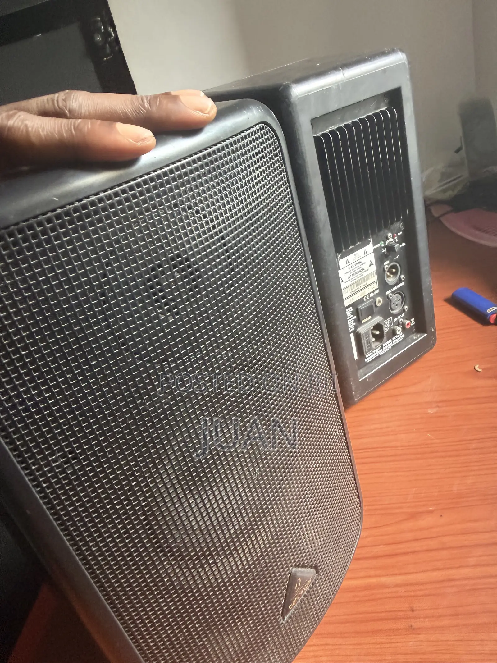 2 Behringer Speaker