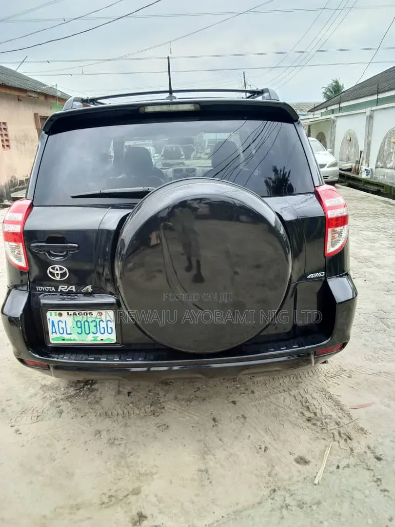 Toyota RAV4 2010 Black