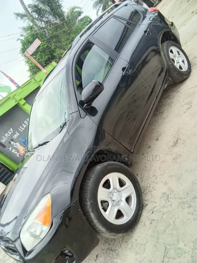 Toyota RAV4 2010 Black
