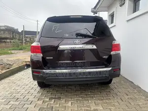 Toyota Highlander Limited 2012 Maroon