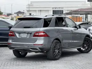 Mercedes-Benz M Class ML350 4dr SUV (3.5L 6cyl 7A) 2015 Gray