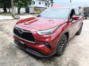 Toyota Highlander 2023 Red