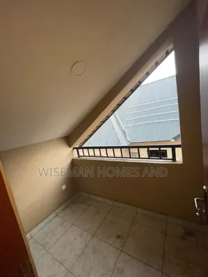 2bdrm Penthouse in United Estate, Sangotedo for rent