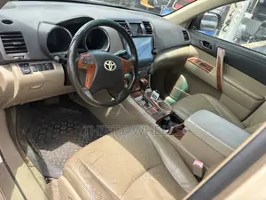 Toyota Highlander 2009 Gold