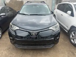 Toyota RAV4 Limited FWD (2.5L 4cyl 6A) 2017 Green