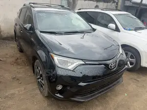 Toyota RAV4 Limited FWD (2.5L 4cyl 6A) 2017 Green