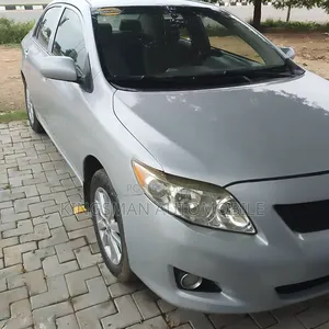 Toyota Corolla 2010 Silver