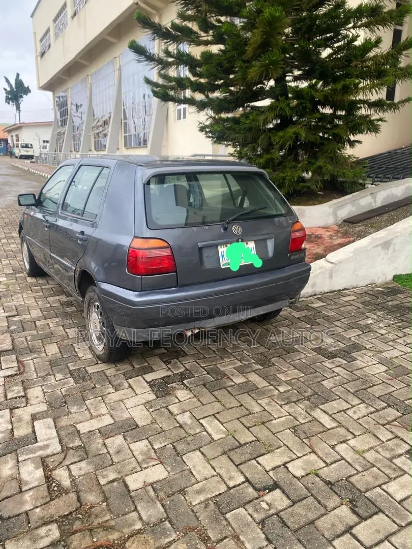 Volkswagen Golf 2004 Blue