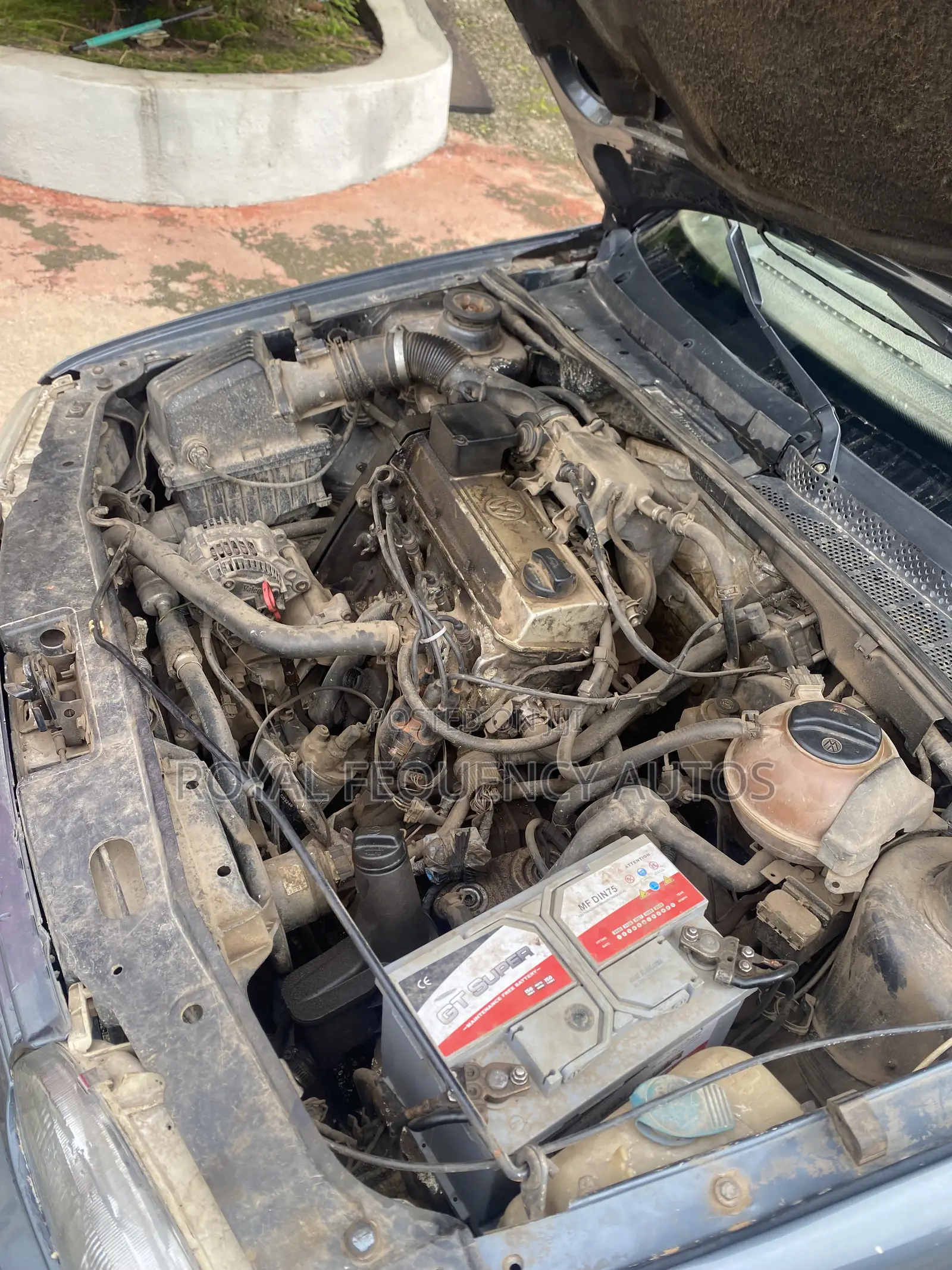 Volkswagen Golf 2004 Blue