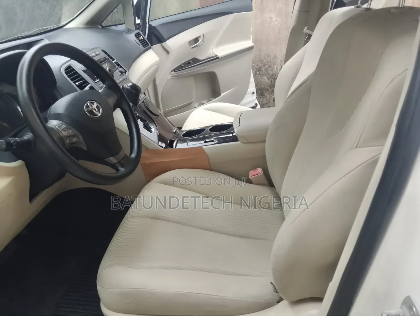 Toyota Venza 2010 White