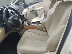 Toyota Venza 2010 White