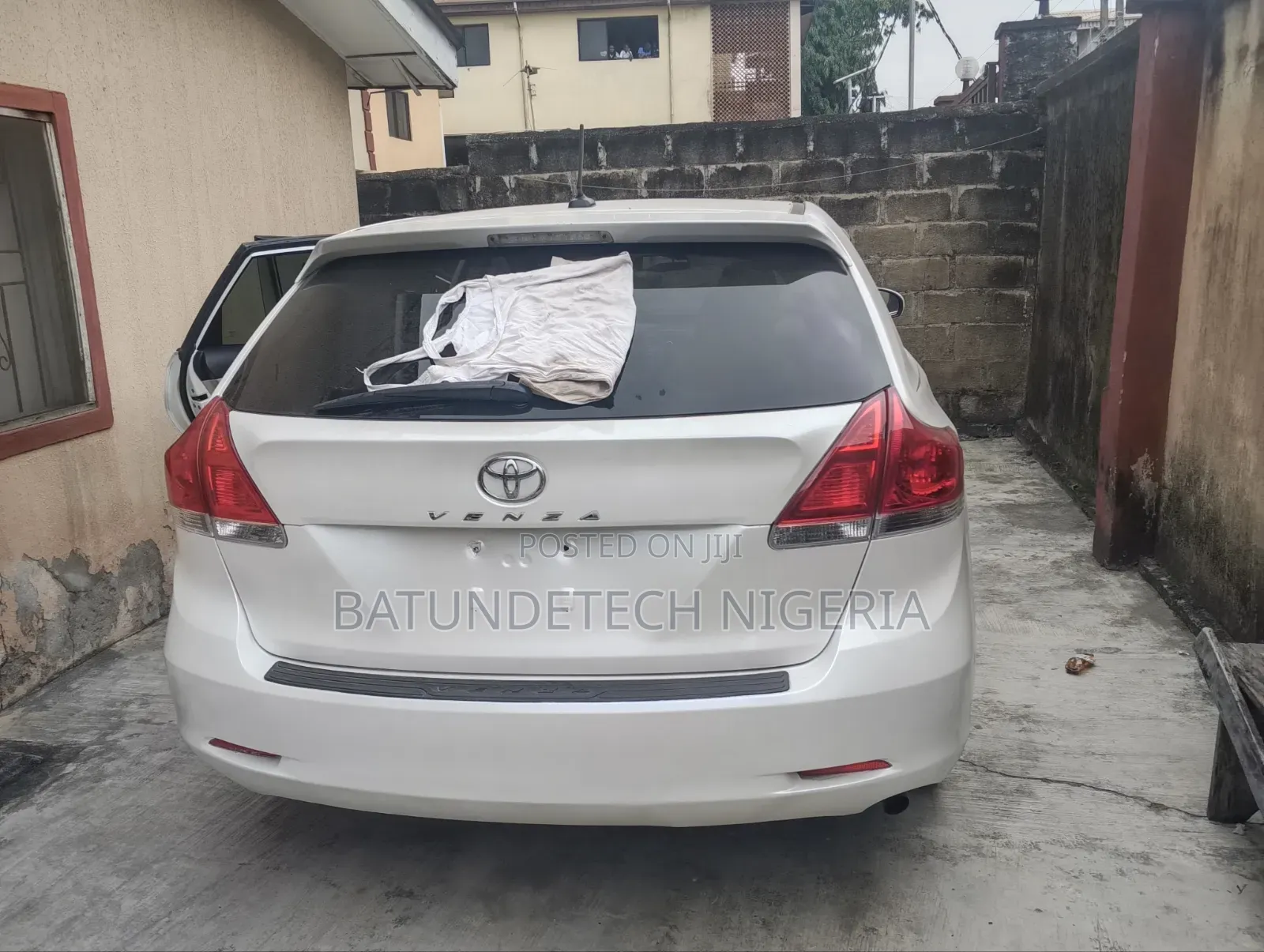Toyota Venza 2010 White