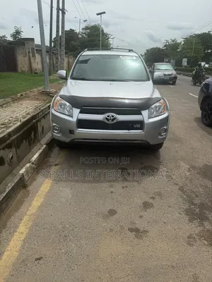 Toyota RAV4 2010 Silver