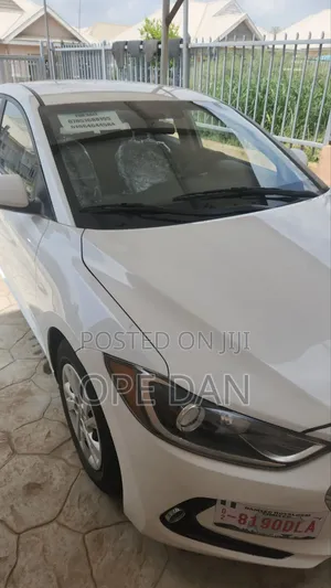 Hyundai Elantra 2017 White
