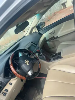 Toyota Venza V6 2010 Silver